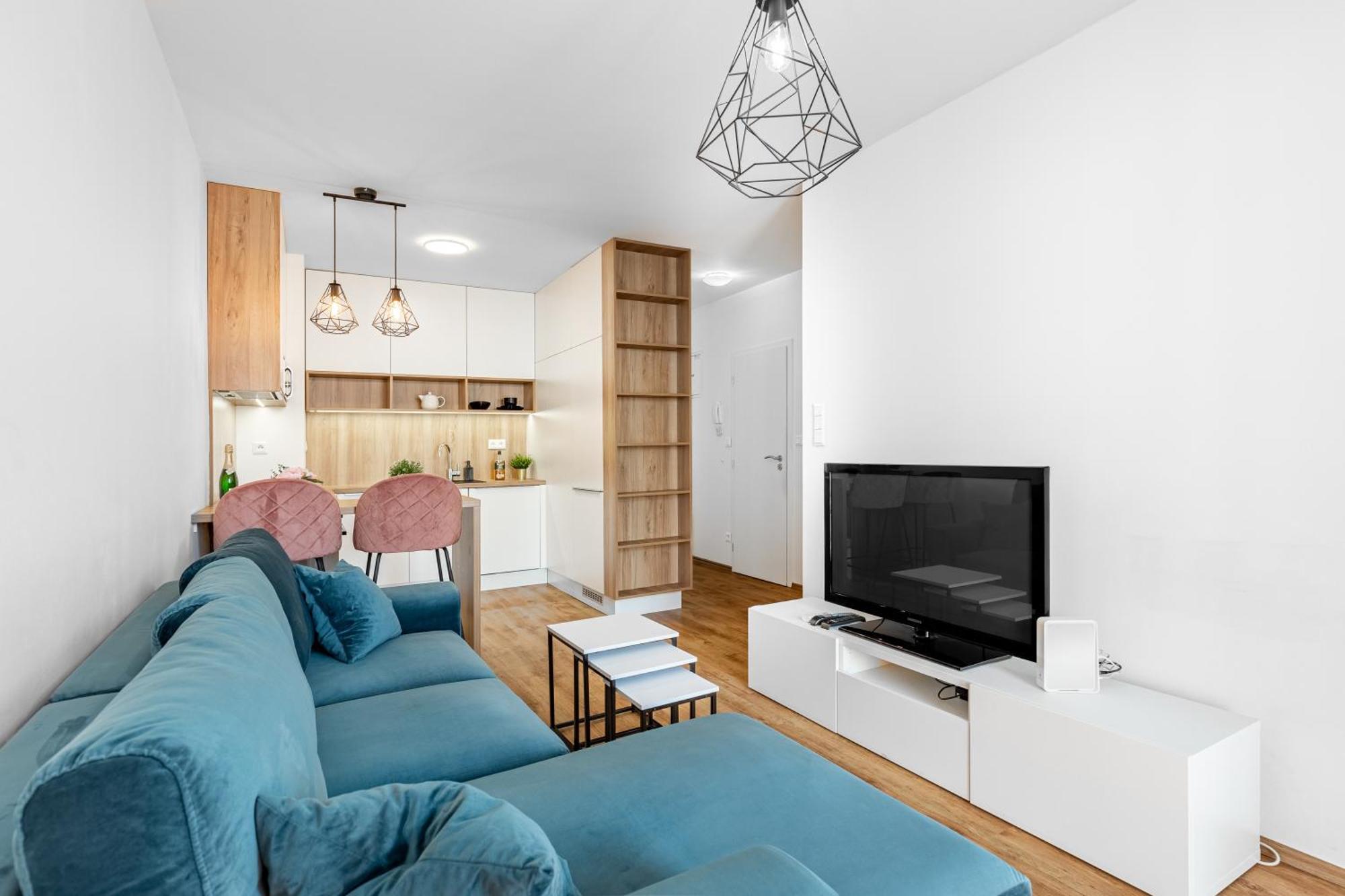 Leo Apartment - Ac & Free Parking Bratislava Bagian luar foto